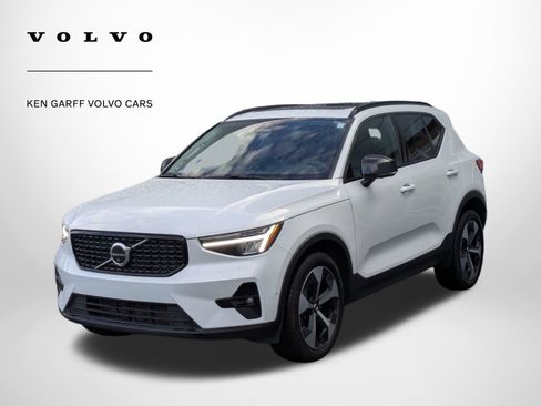 Used 2023 Volvo XC40 B5 Ultimate w/ Protection Package Premier image 8