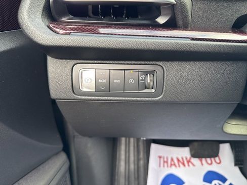 Used 2024 Chevrolet Traverse Z71 image 24