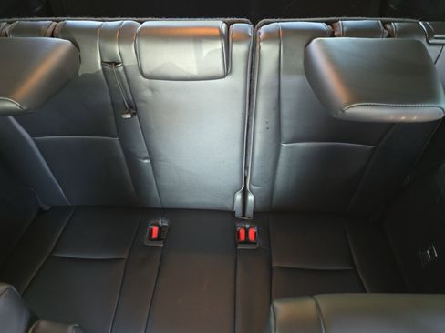 Used 2021 Toyota Highlander XLE image 20