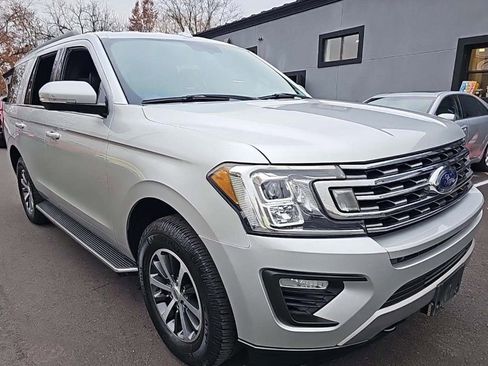 Used 2018 Ford Expedition XLT w/ Equipment Group 202A image 2