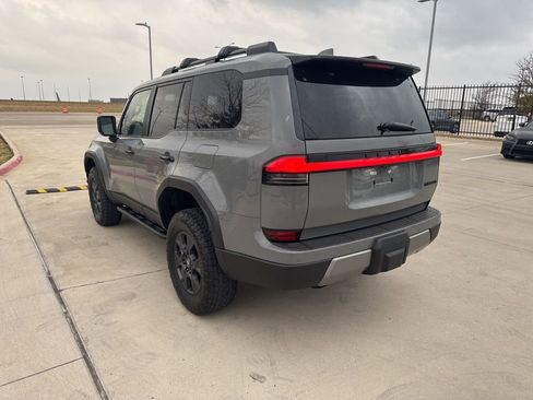 Used 2025 Lexus GX 550 image 3