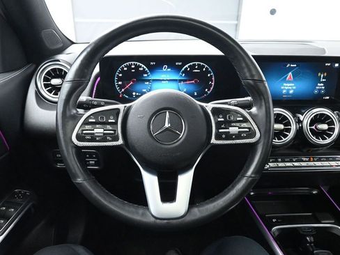 Used 2022 Mercedes-Benz GLB 250 4MATIC w/ Premium Package Lite image 26