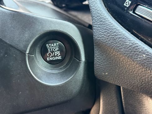 Used 2018 Jeep Compass Limited w/ Navigation Group FWD image 28