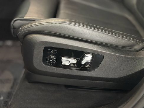 Used 2019 BMW X5 xDrive40i w/ Off-Road Package image 16