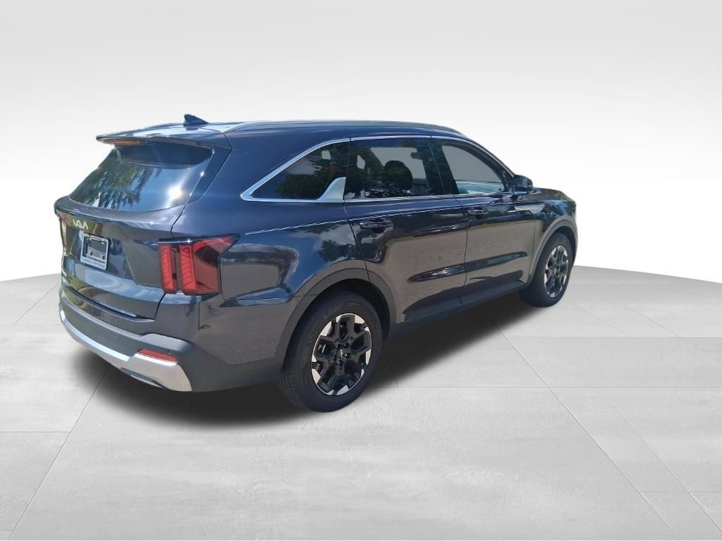 Certified 2025 Kia Sorento S FWD image 6