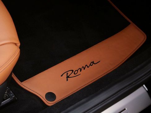 Used 2022 Ferrari Roma image 19