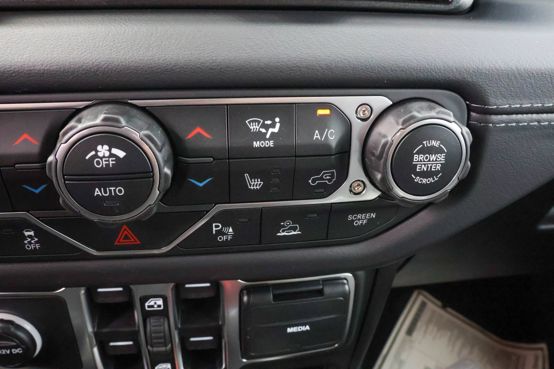 New 2026 Jeep Wrangler Unlimited Sahara AWD/4WD image 23