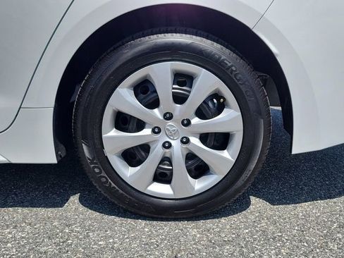 Used 2026 Toyota Corolla LE FWD image 5