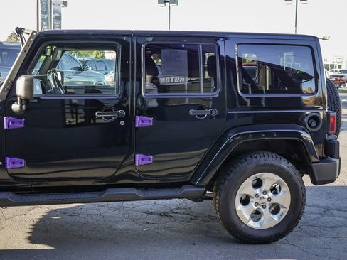 Used 2013 Jeep Wrangler Unlimited Sahara w/ Max Tow Pkg image 10