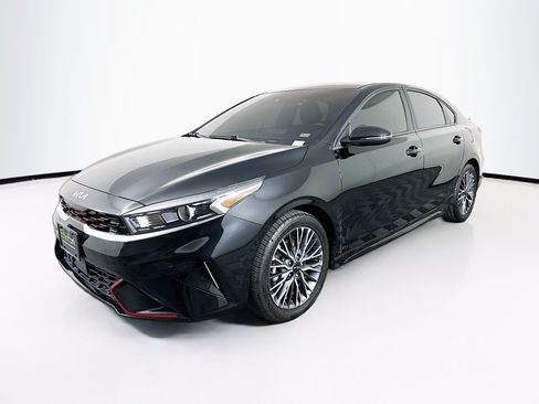 Used 2023 Kia Forte GT-Line w/ GT-Line Premium Package FWD image 3