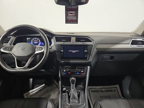 Used 2022 Volkswagen Tiguan SE AWD/4WD image 12