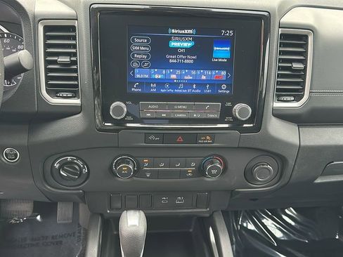 Used 2024 Nissan Frontier SV image 23