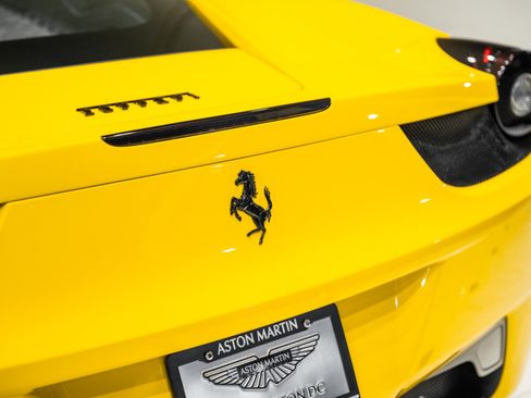 Used 2011 Ferrari 458 Italia Coupe RWD image 12