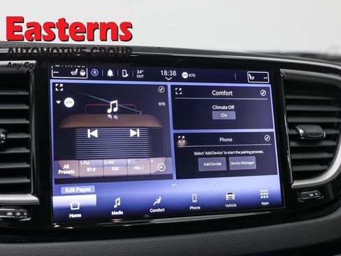 Used 2023 Chrysler Pacifica Touring-L FWD image 19