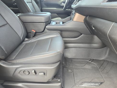 Used 2022 Chevrolet Tahoe High Country AWD/4WD image 16