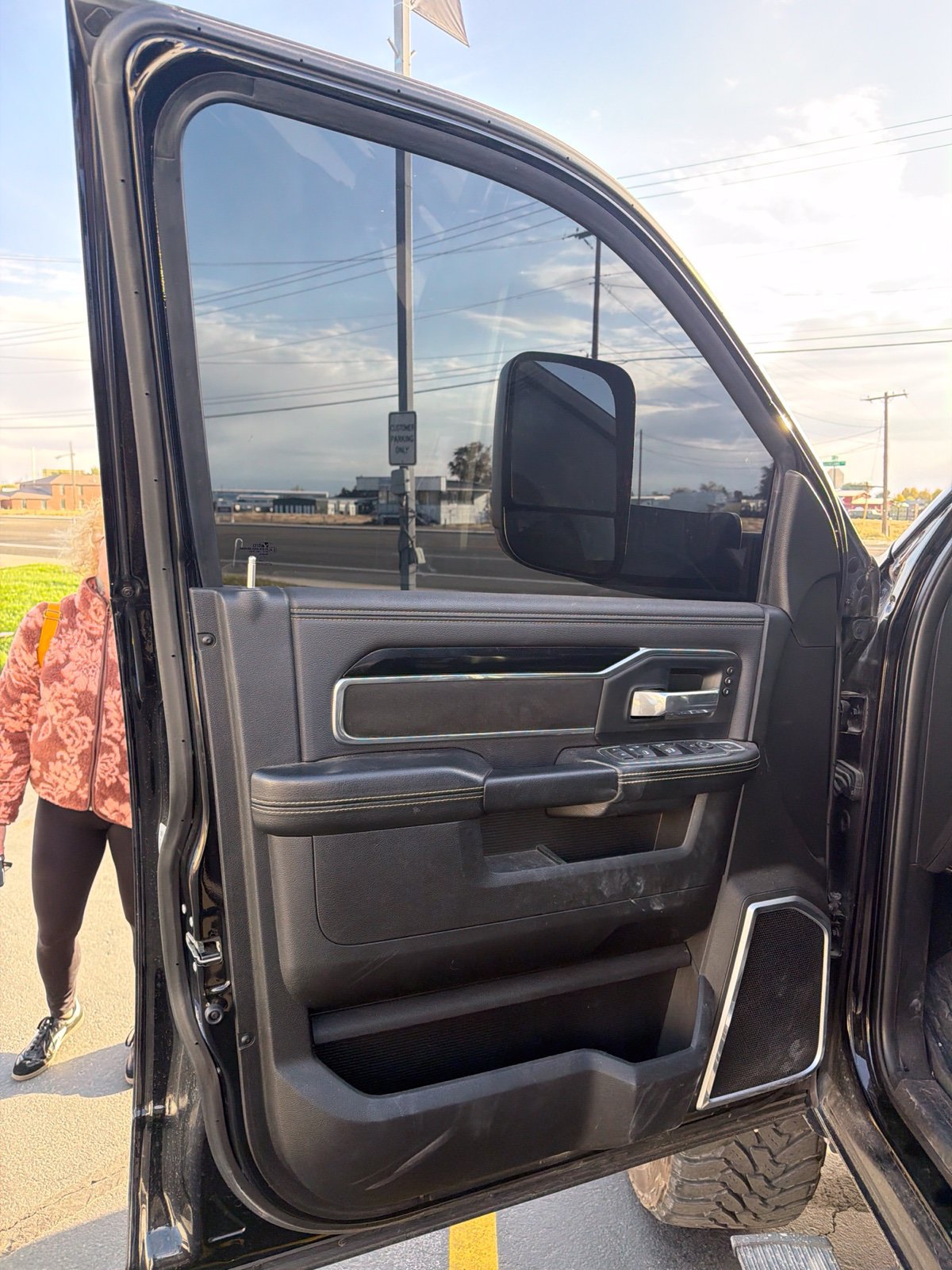 Used 2022 RAM 3500 Laramie w/ Night Edition AWD/4WD image 10