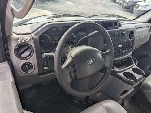 Used 2017 Ford E-350 and Econoline 350 Super Duty image 7