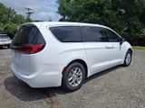 New 2026 Chrysler Pacifica Select image 4