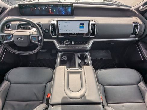 Used 2025 Ford Expedition Max Platinum w/ Stealth Performance Package image 17