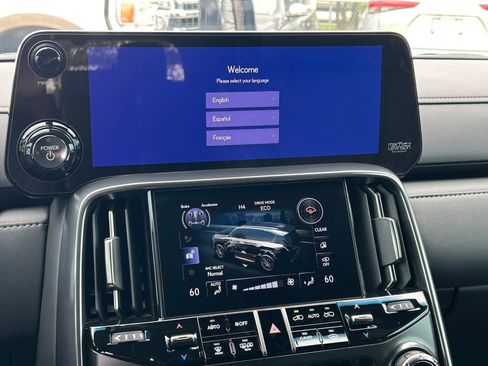 Used 2025 Lexus LX 700h Luxury image 22