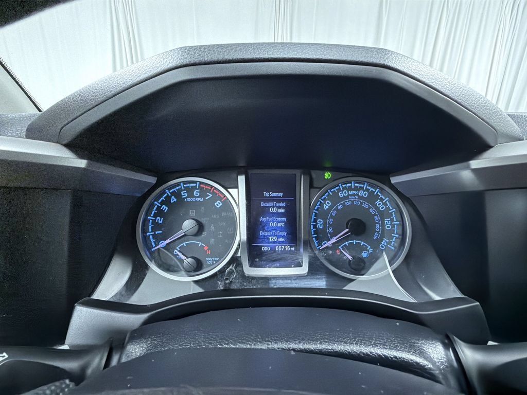 Used 2021 Toyota Tacoma SR5 AWD/4WD image 20