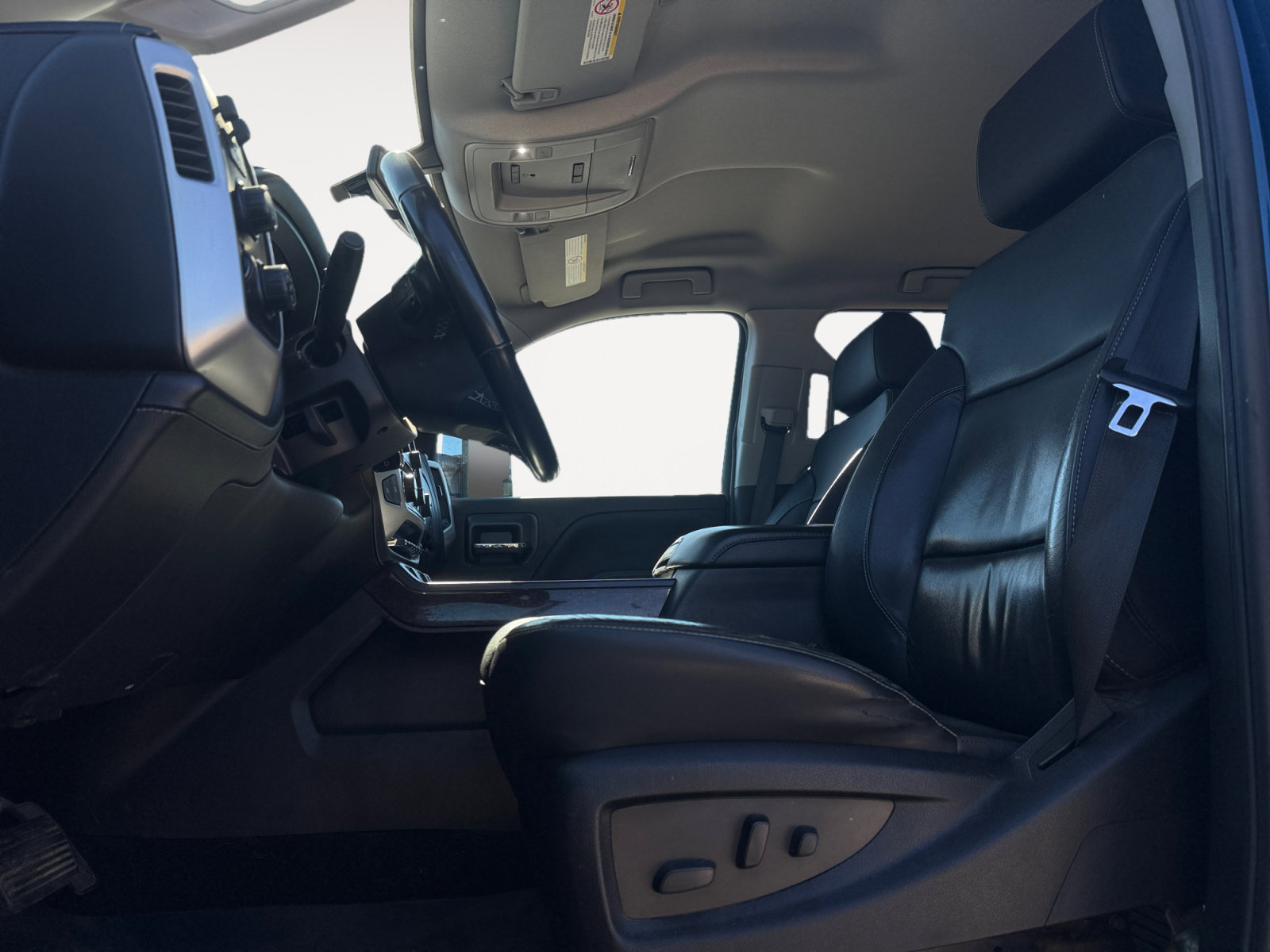 Used 2018 GMC Sierra 2500 SLT w/ Duramax Plus Package AWD/4WD image 9