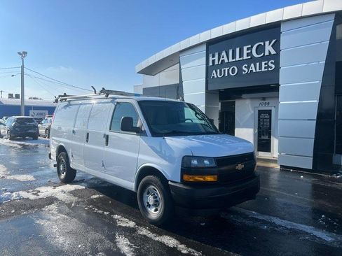 Used 2018 Chevrolet Express 2500 image 10