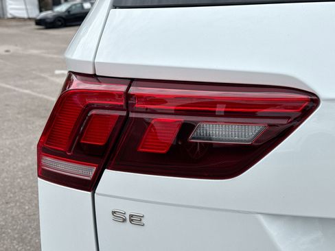 Used 2023 Volkswagen Tiguan SE image 10