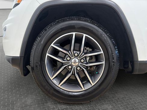 Used 2018 Jeep Grand Cherokee Limited AWD/4WD image 41