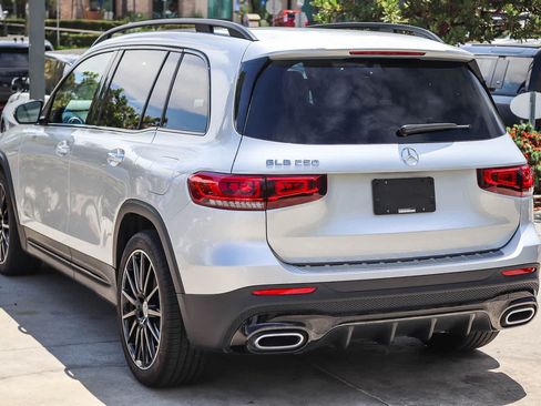 Used 2023 Mercedes-Benz GLB 250 image 4