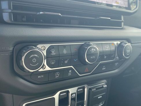 New 2026 Jeep Wrangler Unlimited Rubicon image 46