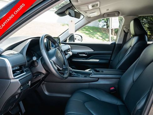Certified 2025 Toyota Grand Highlander FWD image 23