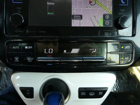 Used 2017 Toyota Prius Prime Plus FWD image 20