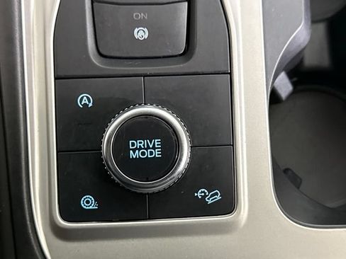 Used 2023 Ford Explorer XLT AWD/4WD image 41