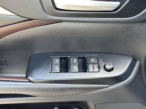 Used 2019 Toyota Highlander XLE AWD/4WD image 29