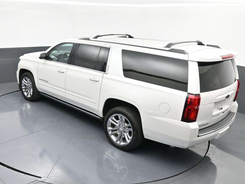 Used 2020 Chevrolet Suburban Premier w/ Premier Plus Edition image 44