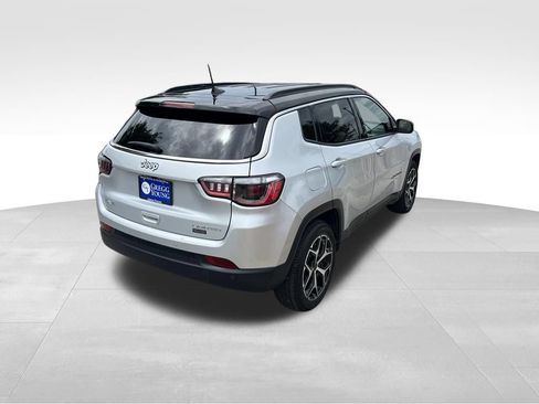 Used 2025 Jeep Compass Limited AWD/4WD image 7