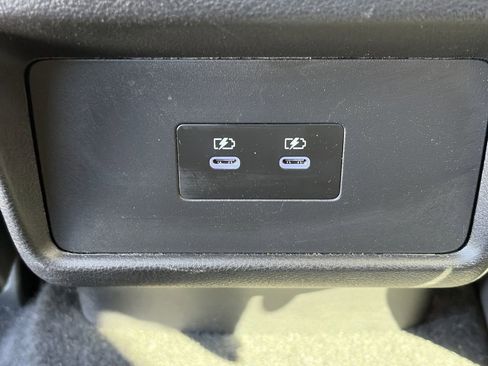 Used 2025 Nissan Rogue SV AWD/4WD image 30