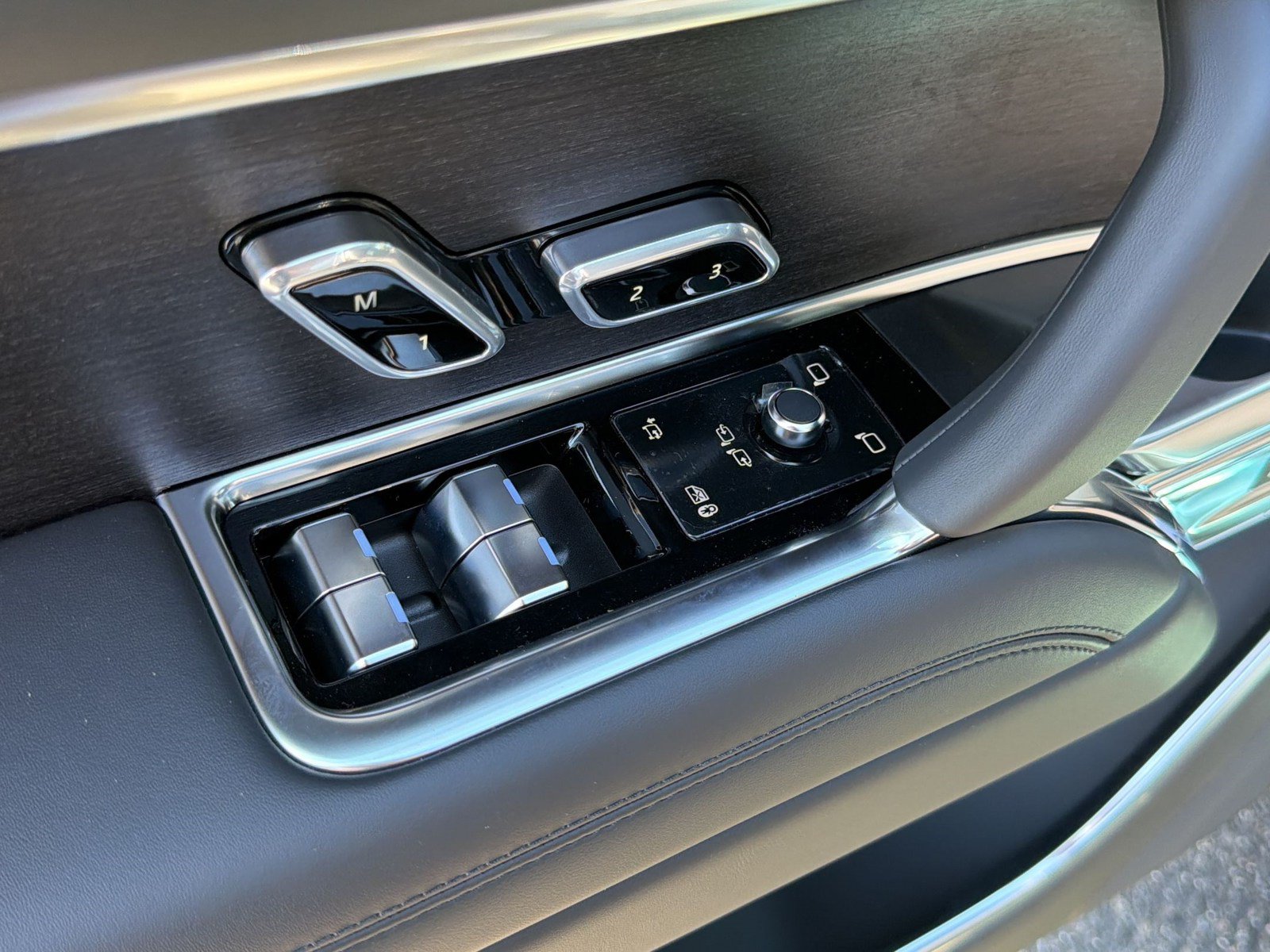 New 2026 Land Rover Range Rover SE AWD/4WD image 15