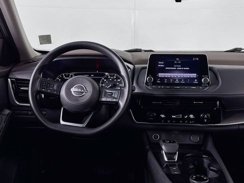 Used 2022 Nissan Rogue SV image 13