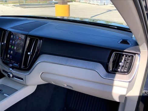 Used 2022 Volvo XC60 B5 Inscription w/ Advanced Package image 17
