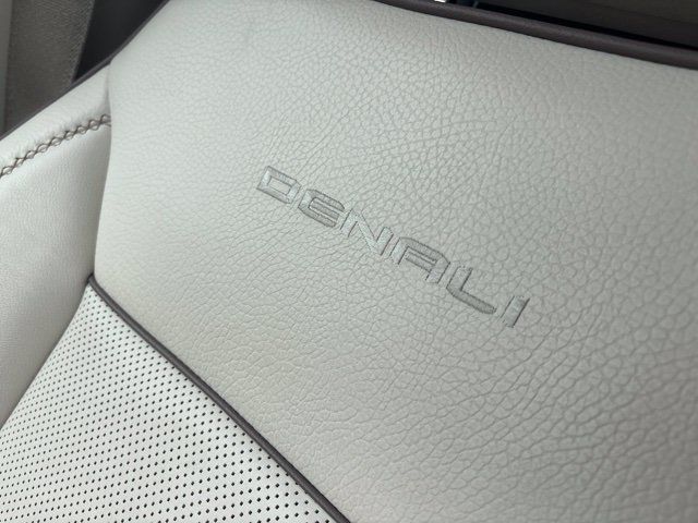 Used 2023 GMC Yukon Denali w/ Advanced Technology Package AWD/4WD image 46