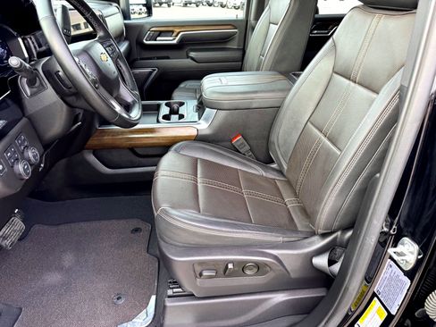 Used 2025 Chevrolet Silverado 2500 High Country w/ High Country Premium Package image 12