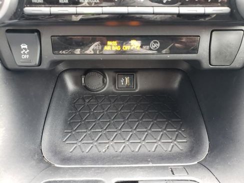 Used 2025 Toyota RAV4 XLE AWD/4WD image 19
