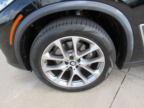 Used 2023 BMW X5 xDrive40i w/ Premium Package AWD/4WD image 10