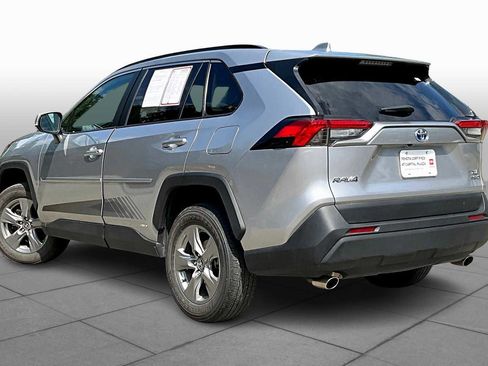 Used 2022 Toyota RAV4 XLE AWD/4WD image 12