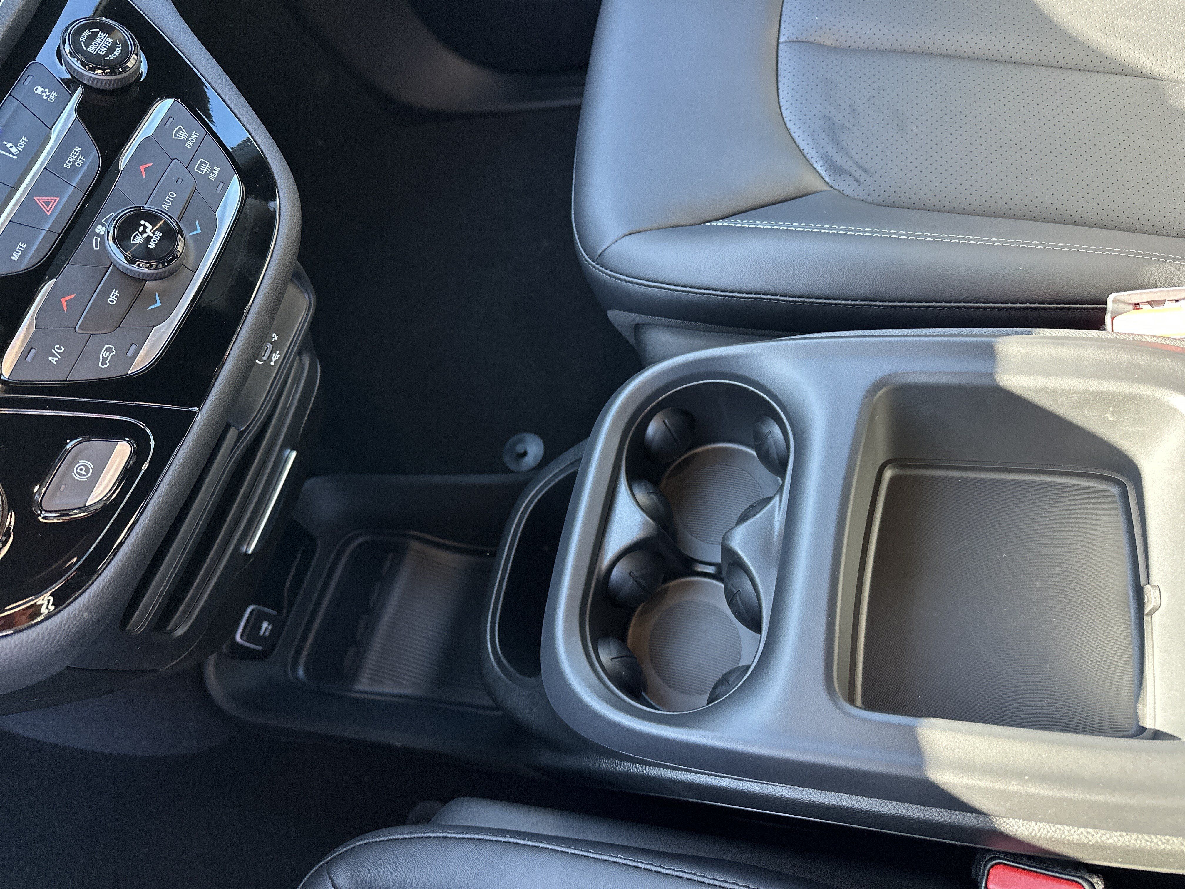New 2026 Chrysler Pacifica Select FWD image 33