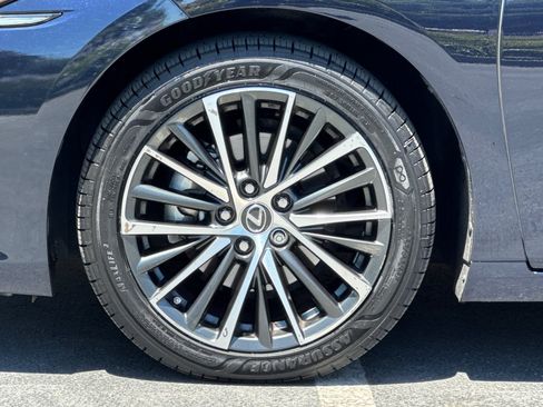 Used 2024 Lexus ES 300h w/ Premium Package FWD image 36