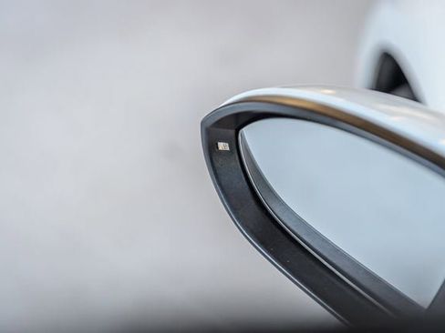 Used 2016 Volkswagen Golf S image 44