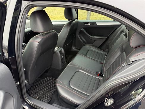 Used 2014 Volkswagen Jetta GLI Autobahn image 12